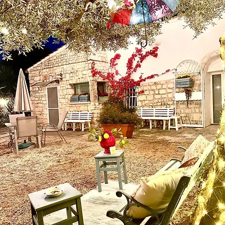 Mirella Charming Alojamento de Acomodação e Pequeno-almoço Alberobello