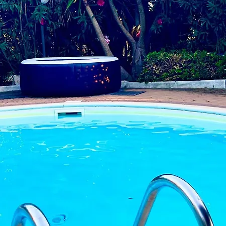 Mirella Charming 阿尔贝罗贝洛