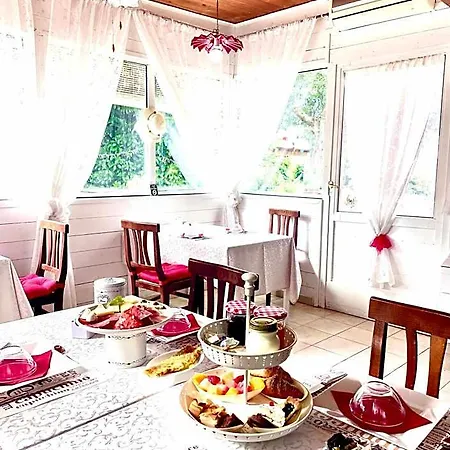 Bed & Breakfast Mirella Charming