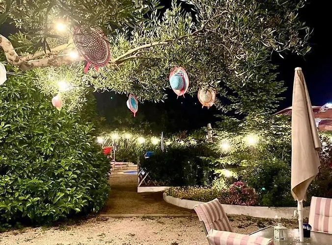 Mirella Charming Bed & Breakfast 4*